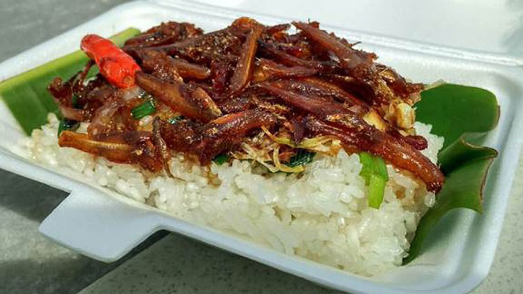 Sticky rice with anchovies