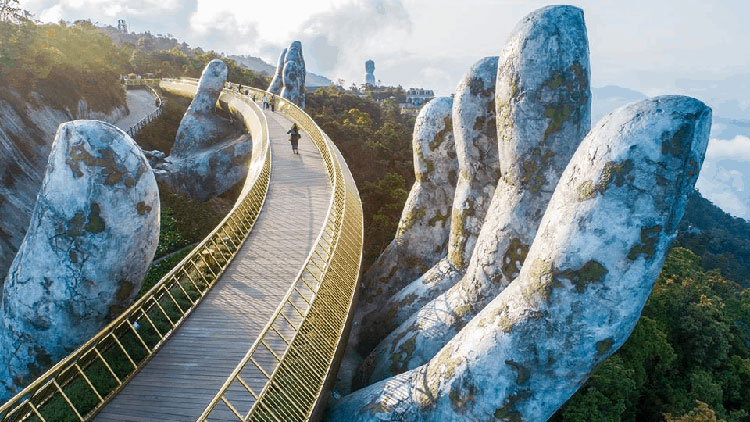 The Golden Bridge - Da Nang