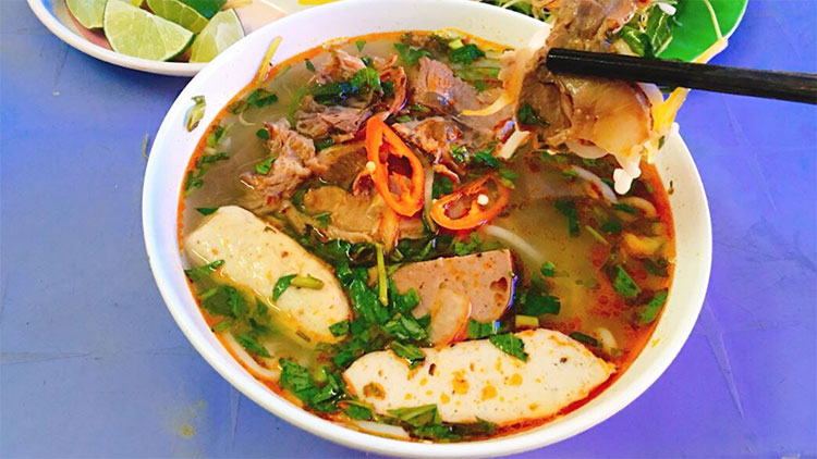 Tasting Bun Bo Hue