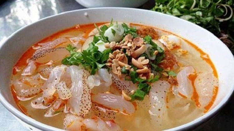 Jellyfish noodle soup