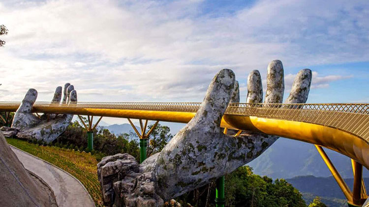 The Golden bridge in Da Nang