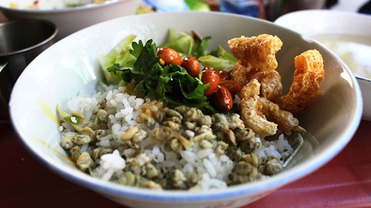 A bowl of clam rice - Hue