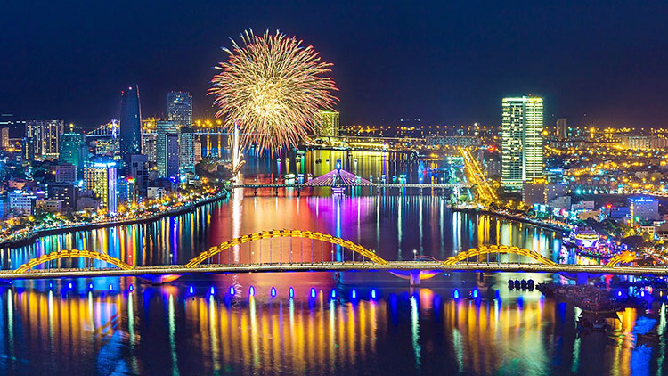 Da Nang at night