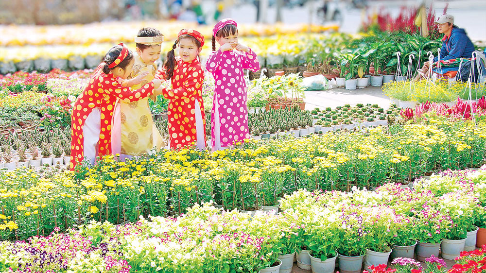 children at flower market