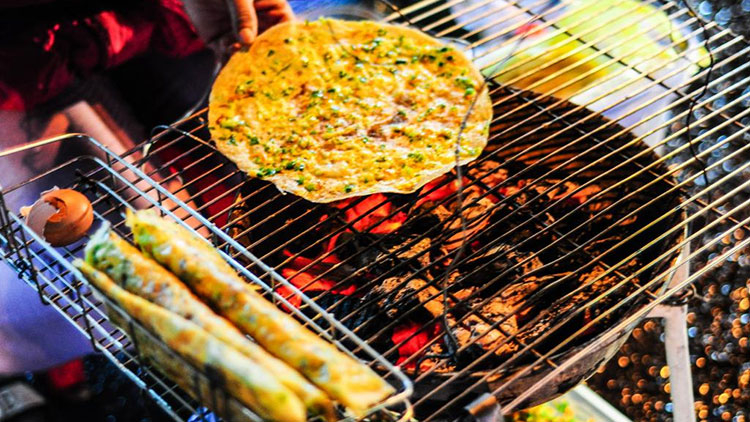 Grilled rice paper in Da Lat