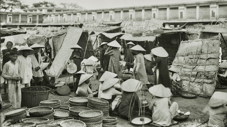 Old Dong Ba market